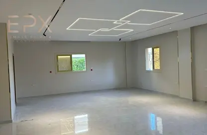 شقة - 4 غرف نوم - 3 حمامات للبيع في الحي السابع - الشيخ زايد - الجيزة