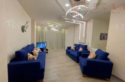 Apartment - 2 Bedrooms - 1 Bathroom for rent in Om Kalthoum St. - Rehab City Third Phase - Al Rehab - New Cairo City - Cairo