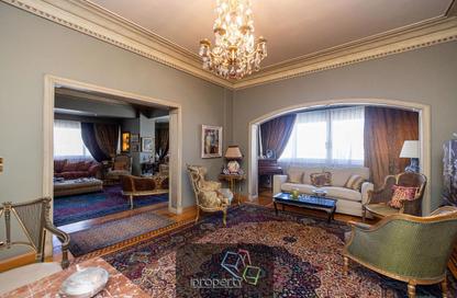 Duplex - 5 Bedrooms - 5 Bathrooms for sale in Al Kanesa Al Angelaya St. - Stanley - Hay Sharq - Alexandria