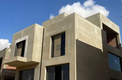 Villa - 5 Bedrooms - 5 Bathrooms for sale in Stei8ht - The 1st Settlement - New Cairo City - Cairo