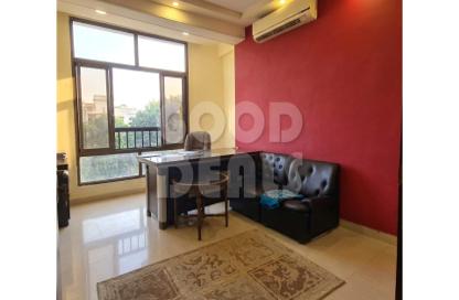 Apartment - 2 Bedrooms - 1 Bathroom for sale in Taha Hussein St. - Zamalek - Cairo