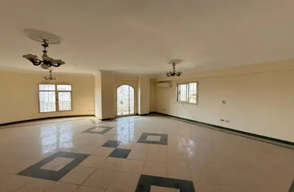 Apartment - 3 Bedrooms - 2 Bathrooms for sale in Street 200 - Degla - Hay El Maadi - Cairo