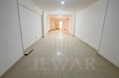 شقة - 3 غرف نوم - 1 حمام للبيع في شارع طيبه - كليوباترا - حي شرق - الاسكندرية