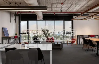 Office Space - 3 Bedrooms - 1 Bathroom for sale in Hyde Park Central - The 6th Settlement - New Cairo City - Cairo