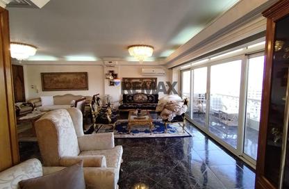 Duplex - 3 Bedrooms - 4 Bathrooms for sale in Ard El Golf - Heliopolis - Masr El Gedida - Cairo
