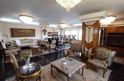 Duplex - 3 Bedrooms - 4 Bathrooms for sale in Ard El Golf - Heliopolis - Masr El Gedida - Cairo