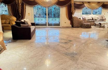 Villa - 7+ Bedrooms - 5 Bathrooms for sale in Royal City - Sheikh Zayed Compounds - Sheikh Zayed City - Giza