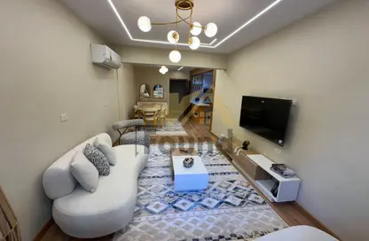 Apartment - 2 Bedrooms - 1 Bathroom for rent in Ahmed Sabry St. - Zamalek - Cairo
