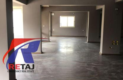 Apartment - 6 Bedrooms - 3 Bathrooms for sale in Samir Abdel Raouf St. - 8th Zone - Nasr City - Cairo