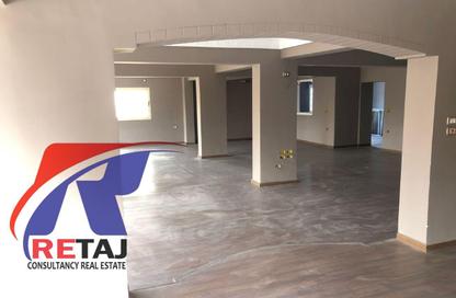 Apartment - 6 Bedrooms - 3 Bathrooms for sale in Samir Abdel Raouf St. - 8th Zone - Nasr City - Cairo