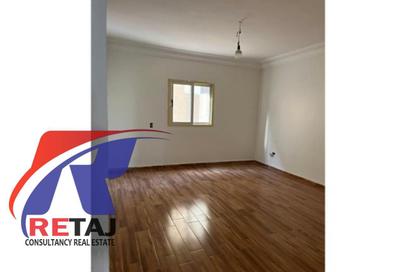 Apartment - 3 Bedrooms - 3 Bathrooms for sale in Zaker Hussein St. - Al Hadiqah Al Dawliyah - 7th District - Nasr City - Cairo