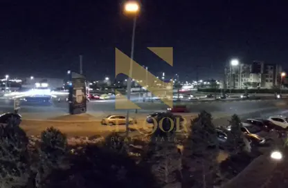 شقة - 3 غرف نوم - 2 حمامات للايجار في لازورد - الحي الثامن - الشيخ زايد - الجيزة