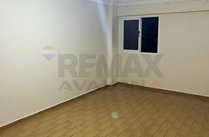 Apartment - 2 Bedrooms - 1 Bathroom for sale in Sidi Beshr - Hay Awal El Montazah - Alexandria