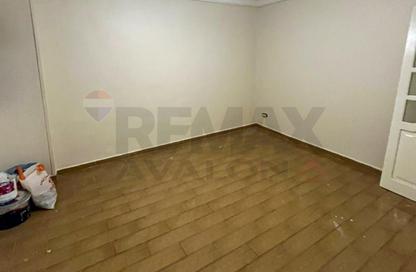Apartment - 2 Bedrooms - 1 Bathroom for sale in Sidi Beshr - Hay Awal El Montazah - Alexandria