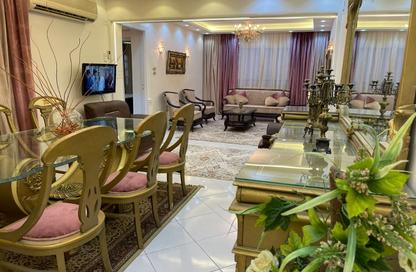 Apartment - 2 Bedrooms - 1 Bathroom for sale in Hay El Manial - Cairo
