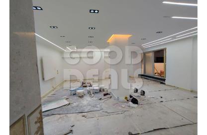 Apartment - 3 Bedrooms - 3 Bathrooms for sale in Gameat Al Dewal Al Arabeya St. - Mohandessin - Giza