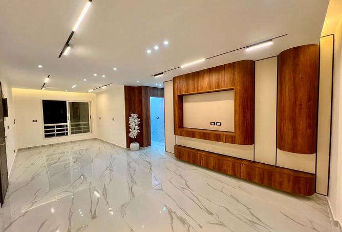 104889004 - Property Image 2