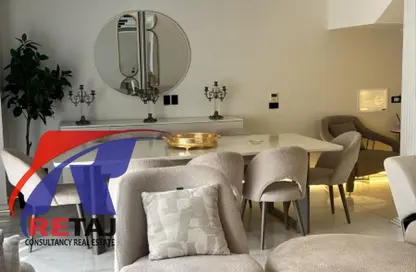 تاون هاوس - 6 غرف نوم - 5 حمامات للايجار في مول هايد بارك بيزنس - شارع التسعين الجنوبي - التجمع الخامس - مدينة القاهرة الجديدة - القاهرة