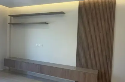 Apartment - 2 Bedrooms - 2 Bathrooms for rent in Moon Residences - Fifth Square - The 5th Settlement - New Cairo City - Cairo