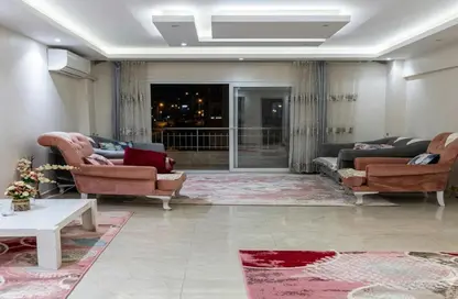 Apartment - 3 Bedrooms - 2 Bathrooms for sale in Maadi Gardens - Maadi - Hay El Maadi - Cairo