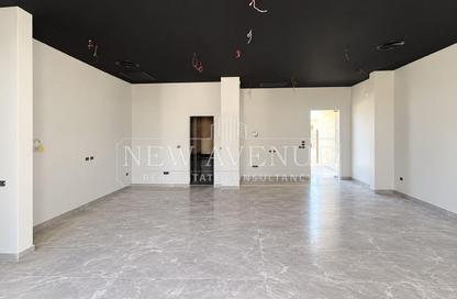 Office Space - Studio - 2 for rent in Lake Town Mall - 5th Settlement Compounds - The 5th Settlement - New Cairo City - Cairo