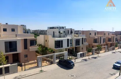 Townhouse - 3 Bedrooms - 4 Bathrooms for sale in Sodic East - 6th District - New Heliopolis - Cairo