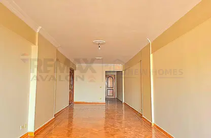 Apartment - 3 Bedrooms - 3 Bathrooms for rent in Smouha - Hay Sharq - Alexandria