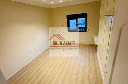 شقة - 4 غرف نوم - 3 حمامات للبيع في شارع الحجاز - المهندسين - الجيزة