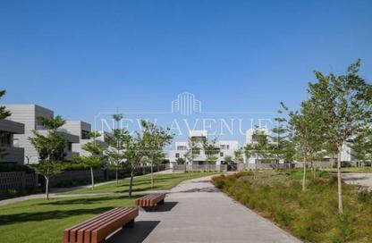 شقة - 2 غرف نوم - 2 حمامات للبيع في كمبوند البروج - كمبوندات الشروق - مدينة الشروق - القاهرة