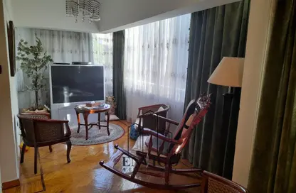 شقة - 3 غرف نوم - 2 حمامات للبيع في شارع بشار بن برد - المنطقة السادسة - مدينة نصر - القاهرة