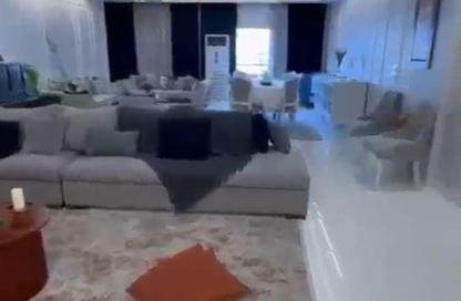 Apartment - 4 Bedrooms - 3 Bathrooms for sale in Al Laselky St. - El Laselky - New Maadi - Hay El Maadi - Cairo