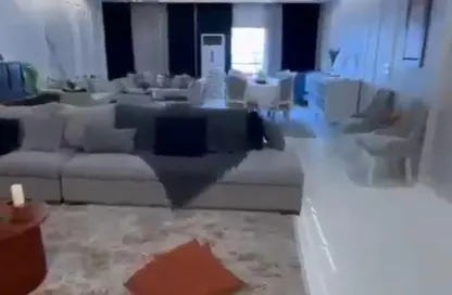 شقة - 4 غرف نوم - 3 حمامات للبيع في شارع اللاسلكي - اللاسلكي - المعادي الجديدة - حي المعادي - القاهرة