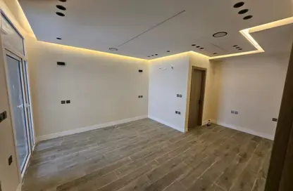 دوبلكس - 3 غرف نوم - 3 حمامات للايجار في جاردن ريزدنس - مدينة القاهرة الجديدة - القاهرة