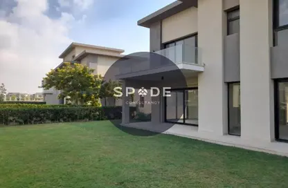 Apartment - 2 Bedrooms - 2 Bathrooms for sale in Swan Lake Residence - 5th Settlement Compounds - The 5th Settlement - New Cairo City - Cairo