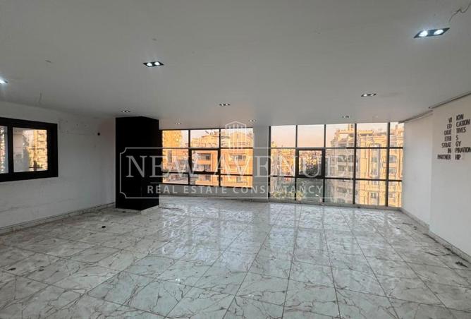 98829449 - Property Image 2