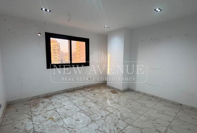 98829449 - Property Image 3