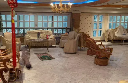 شقة - 4 غرف نوم - 3 حمامات للبيع في شارع عطيه الصوالحي - المنطقة الثامنة - مدينة نصر - القاهرة