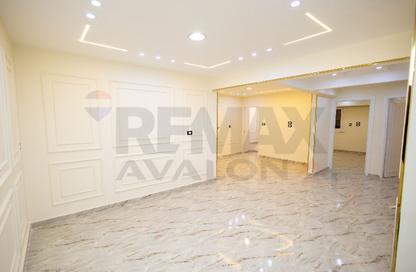 Apartment - 3 Bedrooms - 1 Bathroom for sale in Miami - Hay Awal El Montazah - Alexandria