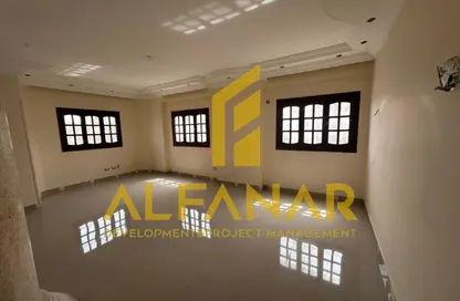 شقة - 4 غرف نوم - 2 حمامات للايجار في الشارع الرابع - الحي الرابع - التجمع الخامس - مدينة القاهرة الجديدة - القاهرة شقة - 4 غرف نوم - 2 حمامات للايجار في الشارع الرابع - الحي الرابع - التجمع الخامس - مدينة القاهرة الجديدة - القاهرة