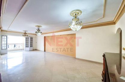 Apartment - 3 Bedrooms - 2 Bathrooms for sale in Sadek Al Dirani St. - Roushdy - Hay Sharq - Alexandria
