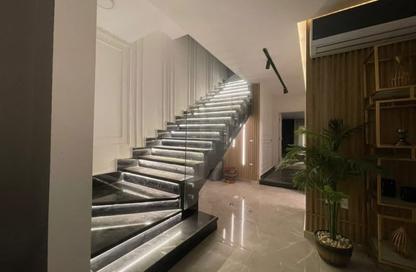 Villa - 3 Bedrooms - 4 Bathrooms for sale in Beverly Hills Road - 17th District - Sheikh Zayed City - Giza