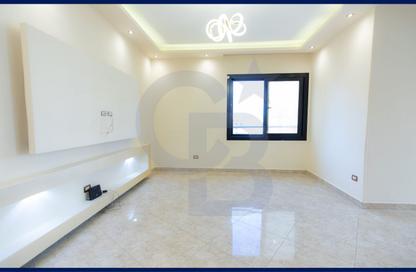 Apartment - 4 Bedrooms - 3 Bathrooms for rent in Abo Qir St. - Ibrahimia - Hay Wasat - Alexandria