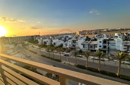 Apartment - 3 Bedrooms - 3 Bathrooms for rent in Hyde Park Central - The 6th Settlement - New Cairo City - Cairo