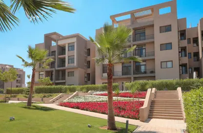 Apartment - 2 Bedrooms - 2 Bathrooms for sale in Moon Residences - Fifth Square - The 5th Settlement - New Cairo City - Cairo