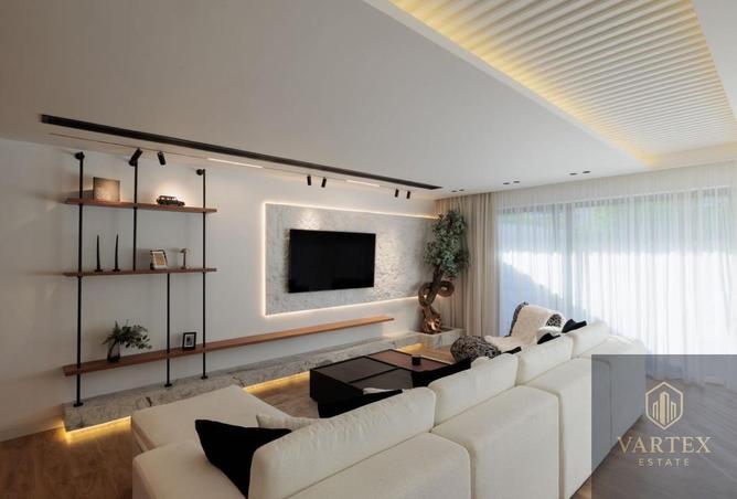 98832592 - Property Image 2