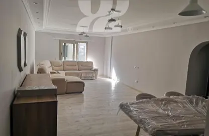 شقة - 3 غرف نوم - 2 حمامات للبيع في جاليريا  مون فالى - المستثمرين الجنوبية - مدينة القاهرة الجديدة - القاهرة