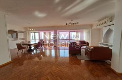 Apartment - 2 Bedrooms - 3 Bathrooms for sale in Nile St. - Dokki - Giza