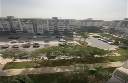 شقة - 3 غرف نوم - 2 حمامات للبيع في B10 - مدينتي - القاهرة