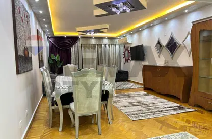 Apartment - 2 Bedrooms - 2 Bathrooms for sale in Anwar Al Mufti St. - 1st Zone - Nasr City - Cairo