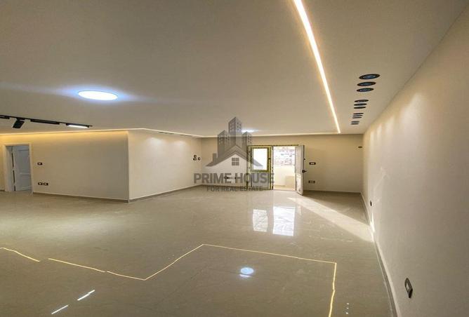 63880579 - Property Main Image